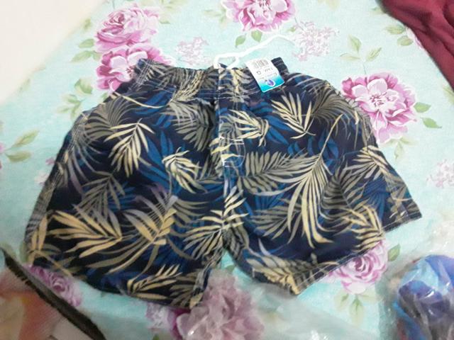 Short menino