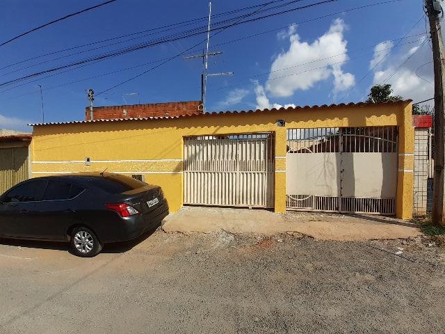 Vende-se uma casa no cond por do sol
