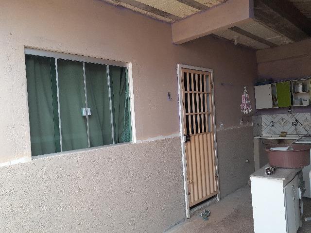 Vende-se uma casa no cond por do sol - Foto 4
