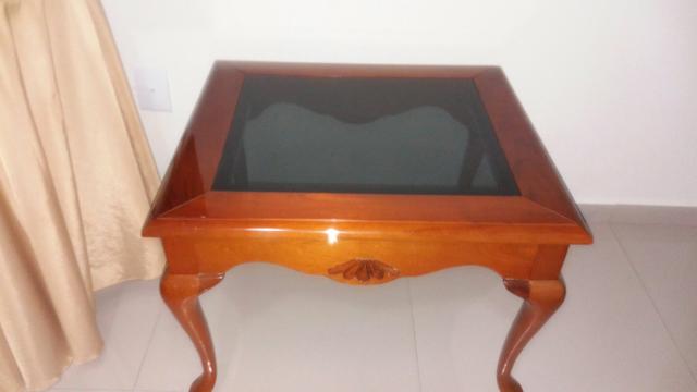 Vendo 2 mesinhas de canto