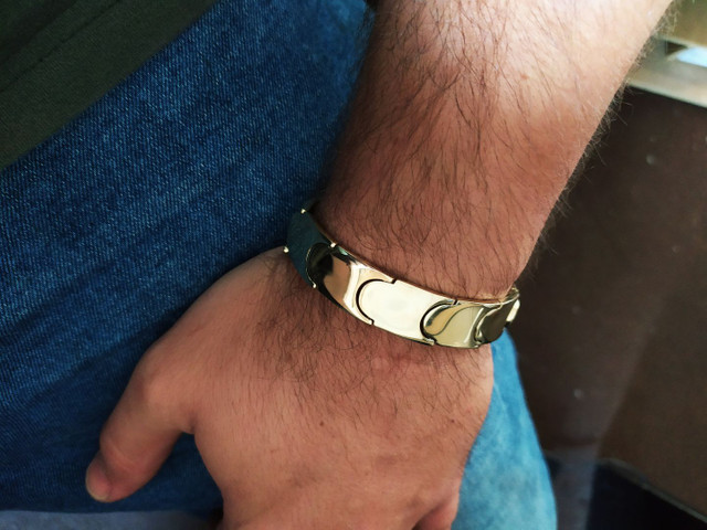 Bracelete escamado moeda antiga