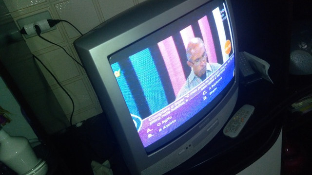 TV 20" Phillips - Foto 3
