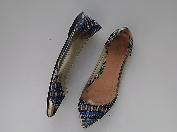 Sapatilha com detalhe de tecido estampado de laise + lateral transparente - Foto 2