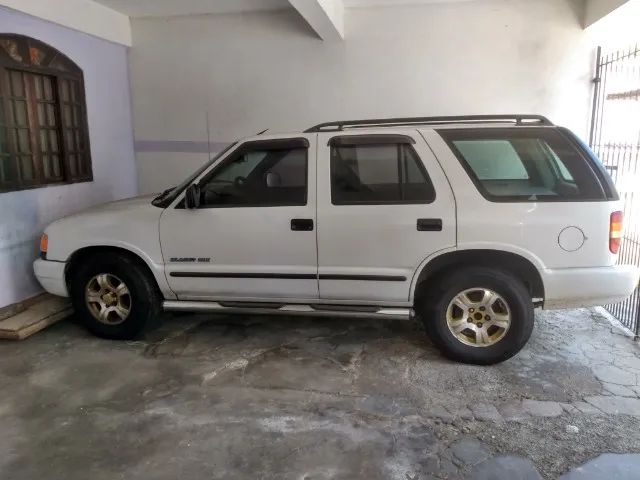 Comprar Suv Chevrolet Blazer 2.2 4P Dlx Prata 1997 em Botucatu-SP