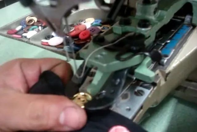 Cassear botão-máquina JUKI Mod. 372 - Foto 2
