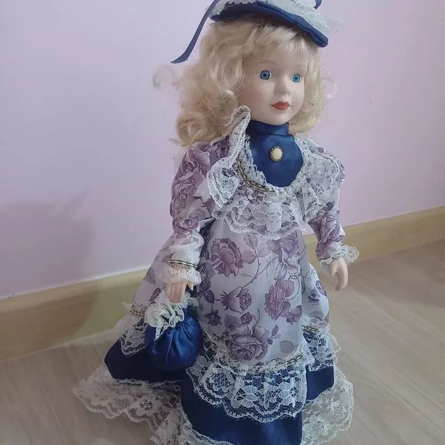 Vendo boneca de porcelana estilo dama antiga - Foto 2