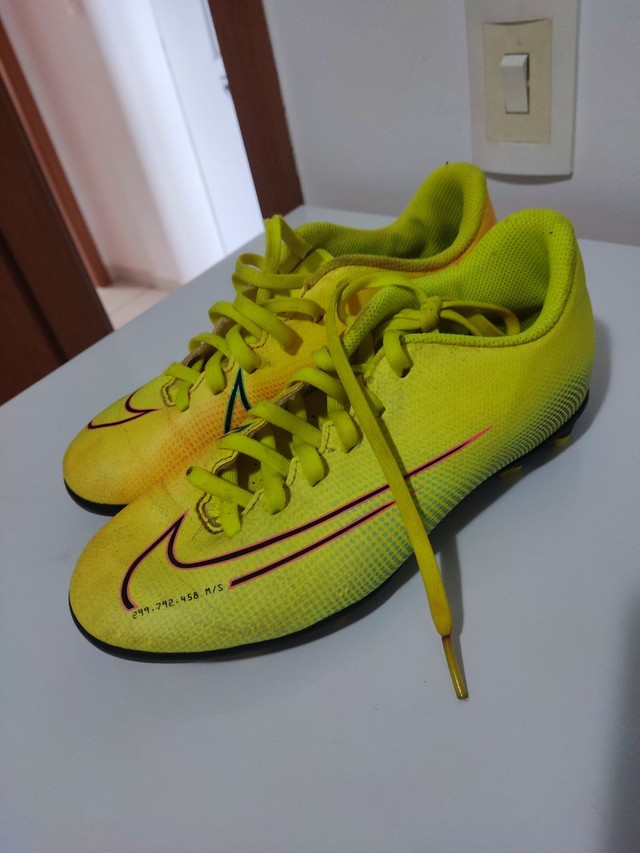 yellow neon nike