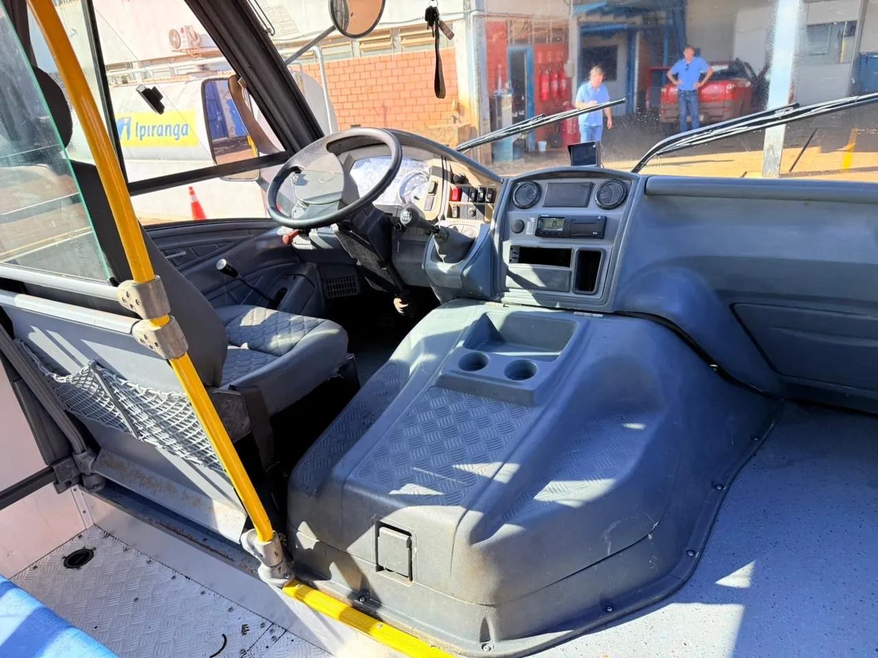 Microônibus Volare V8L 4x4 ano 2012/2013 motor cumins isf 4cc em cascavel,PR - Foto 8