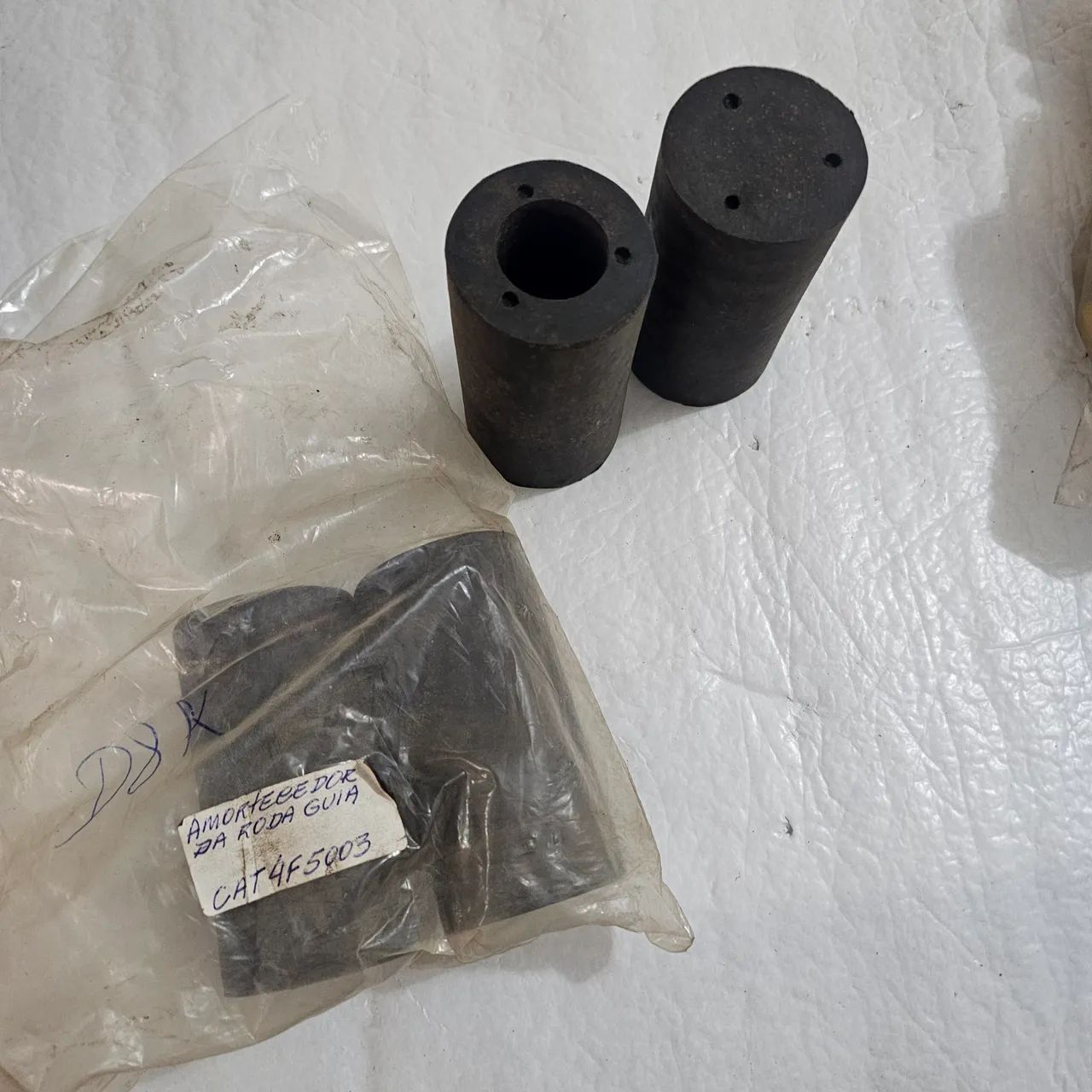 Trator esteira caterpillar D7 D8 D9 coxim roda guia novo 4F5003