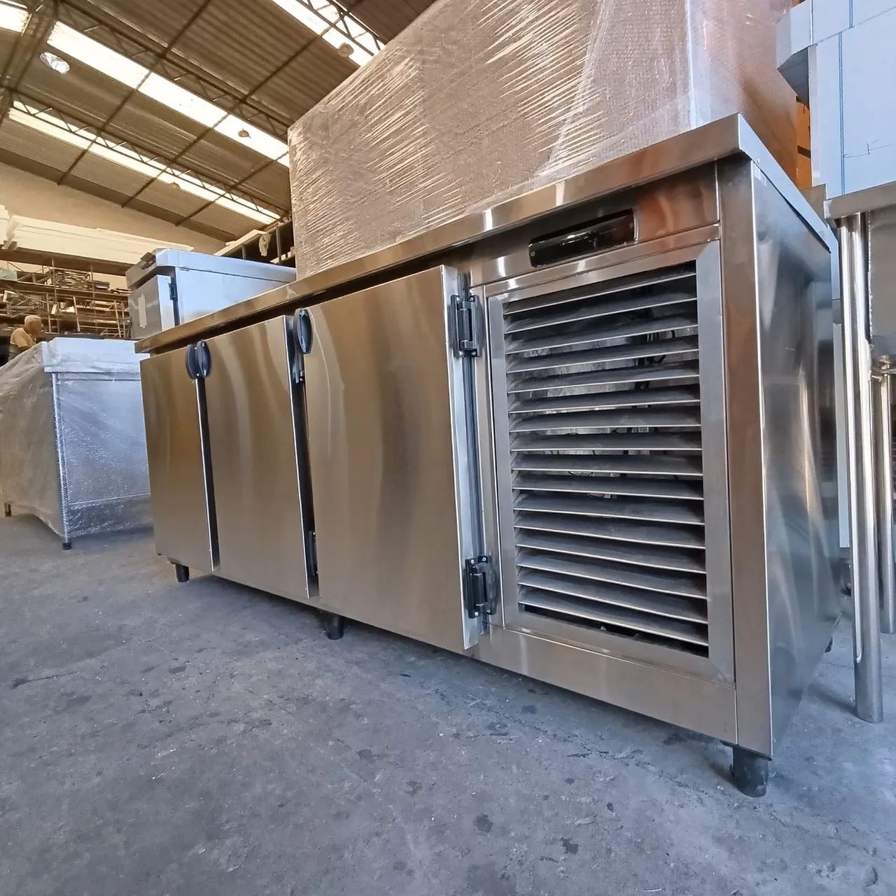 Balcão Refrigerado 3 Portas em Inox - Ideal para seu Negócio! - Foto 2