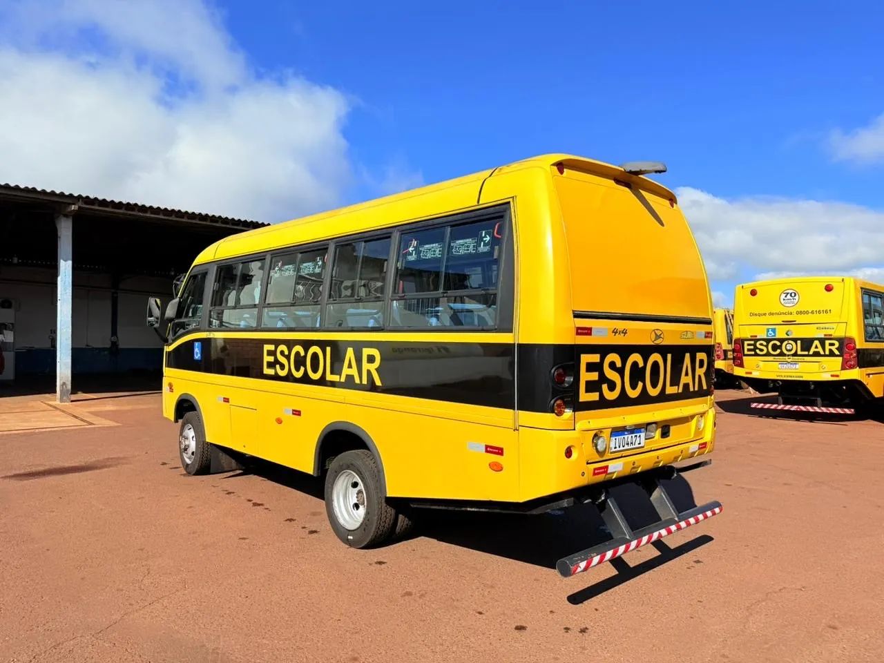 Microônibus Volare V8L 4x4 ano 2012/2013 motor cumins isf 4cc em cascavel,PR - Foto 6
