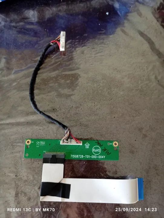 Peças placa principal/ placa fonte e flats e outros AOC Roku 32 pol - Foto 5