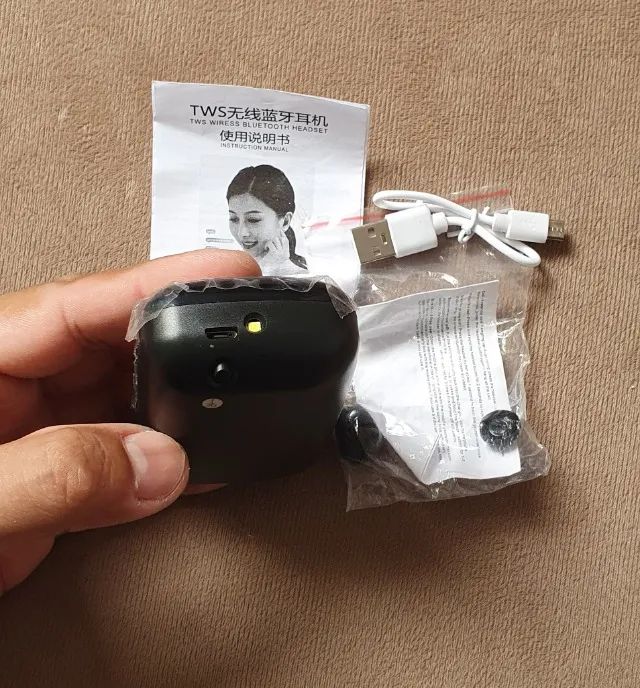 Fone M19, com função lanterna e power bank - Foto 4