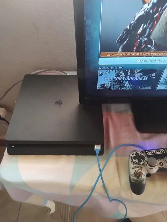 Playstation 4 + Controle 1tera de memória 