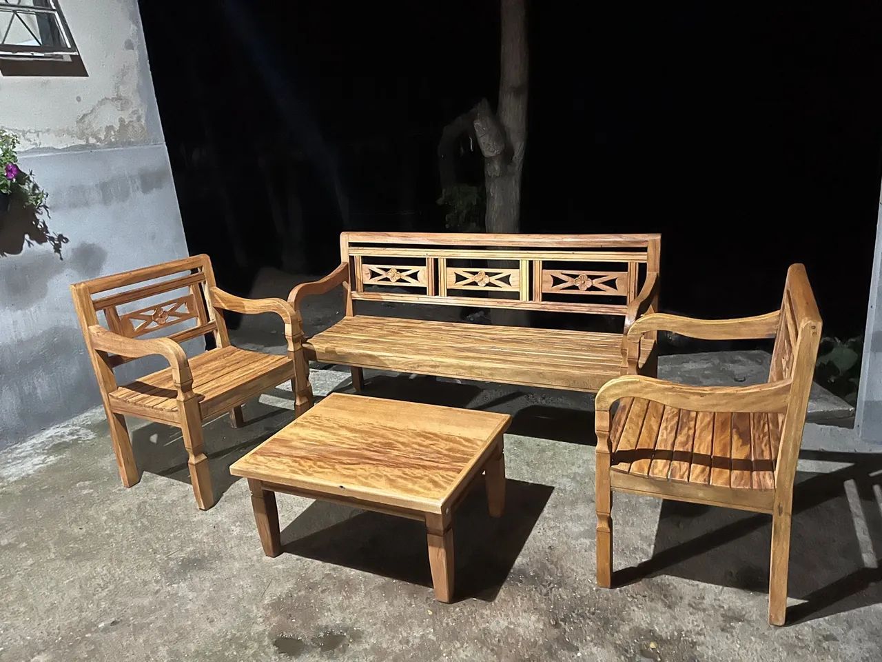 Conjunto de Sofá e Poltronas em Madeira Maciça - Foto 3