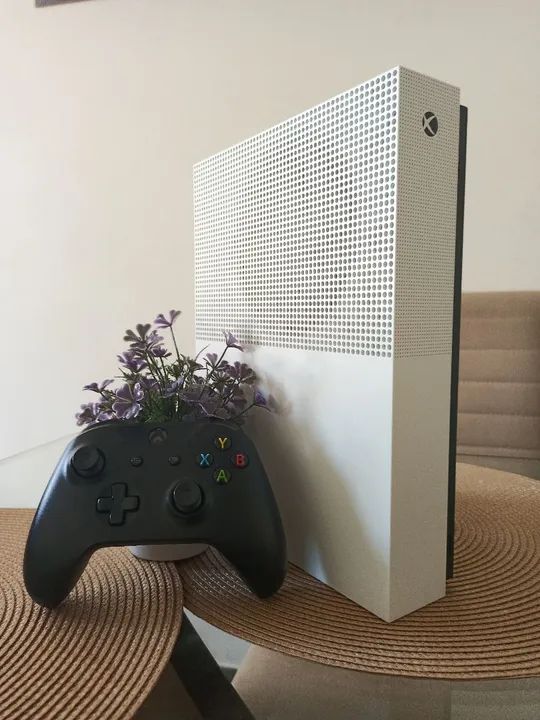 Xbox One S 500 GB com garantia 