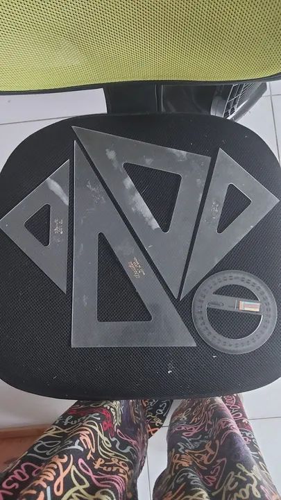 ESQUADROS E TRANSFERISOR - Foto 2