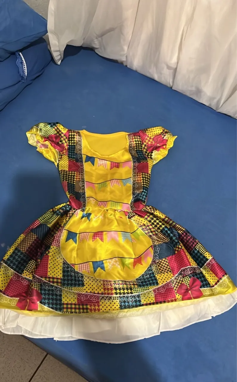 Vendo um vestido lindo de festa junina para menina