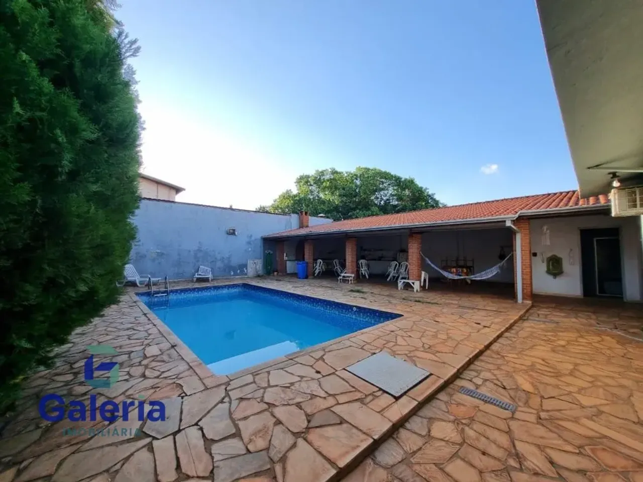Casa com 4 quartos para alugar, 205m² - Ribeirânia