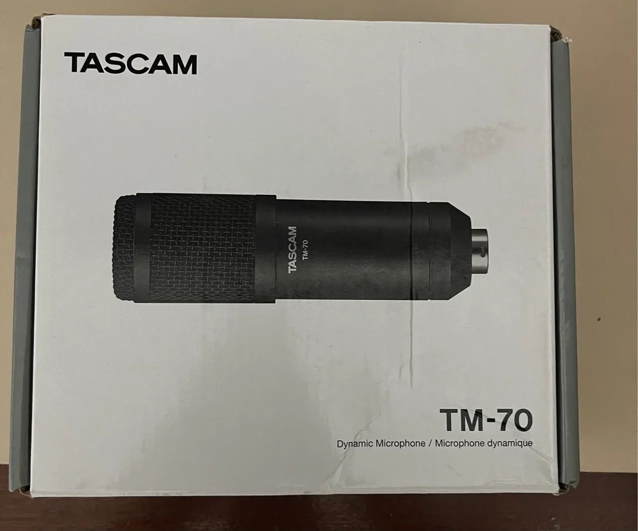 Tascam TM-70 | Microfone Dinâmico | Perfeito para Podcasts e Streaming | Preto