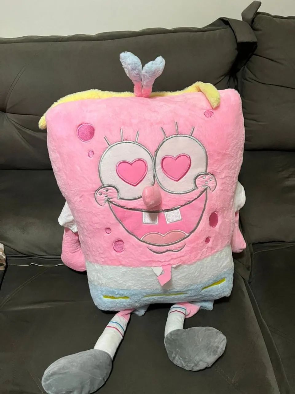 Pelúcia Bob Esponja apaixonado