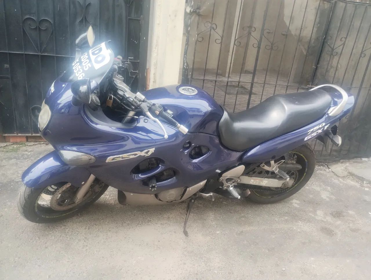 Moto Suzuki gsxf 750  - Foto 2