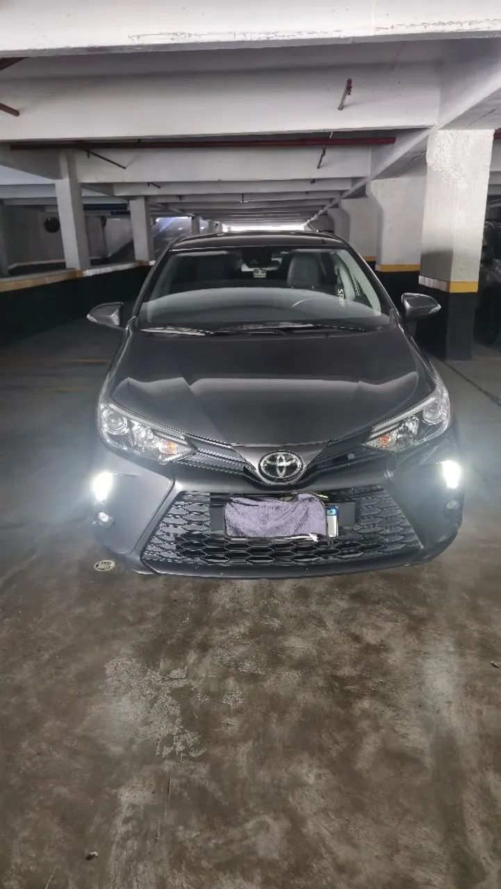 Yaris Xs 1.5/16v cinza 2022/2023