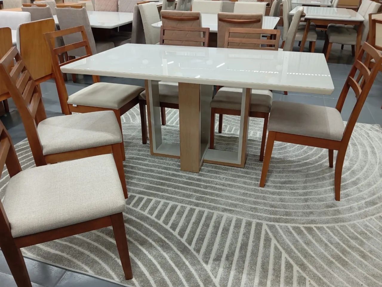 Mesa de Jantar com 6 Cadeiras em Madeira  - Foto 2