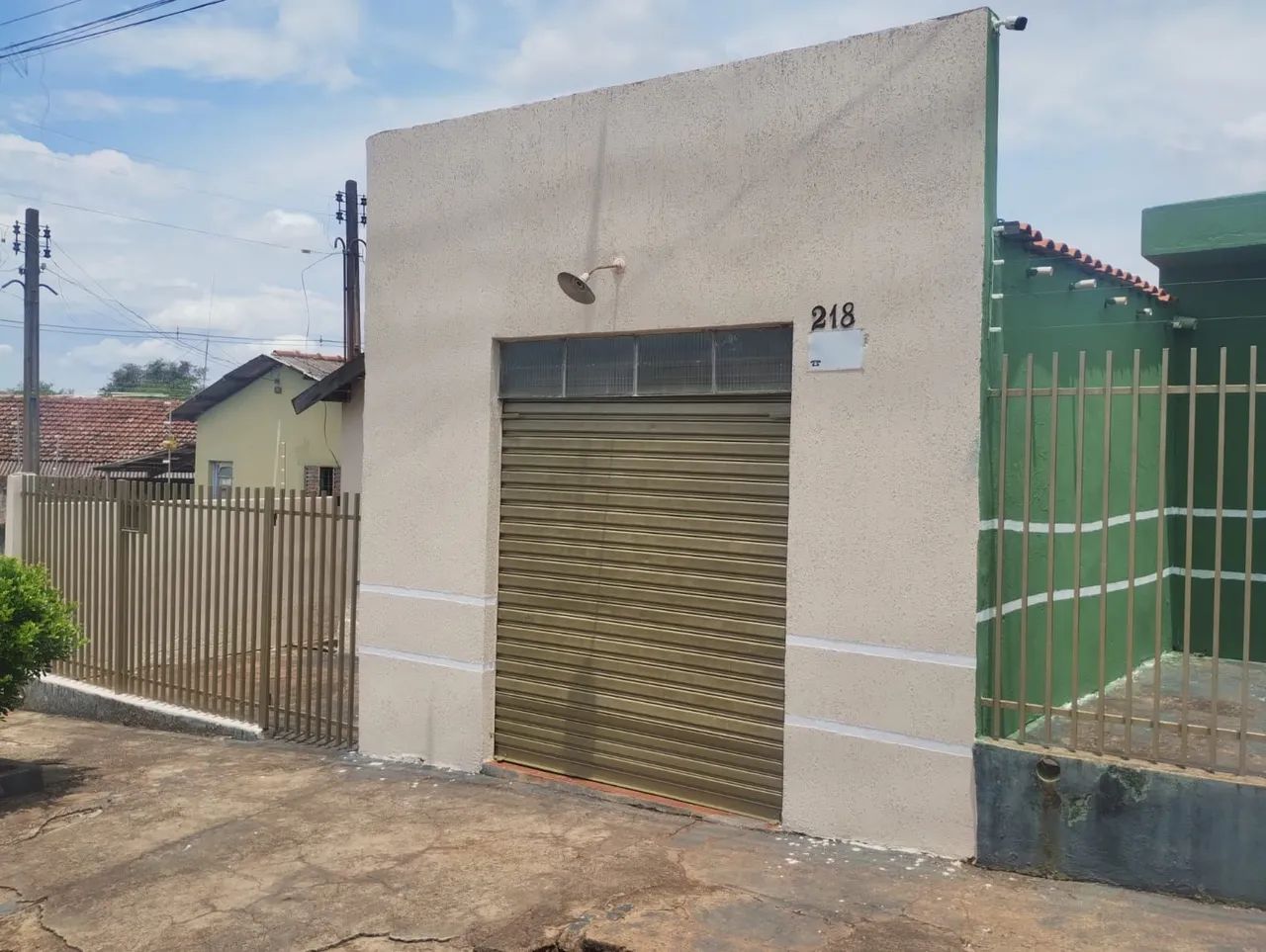 Vende -se DUAS CASAS em Andirá/PR. (Mesmo terreno).  - Foto 2