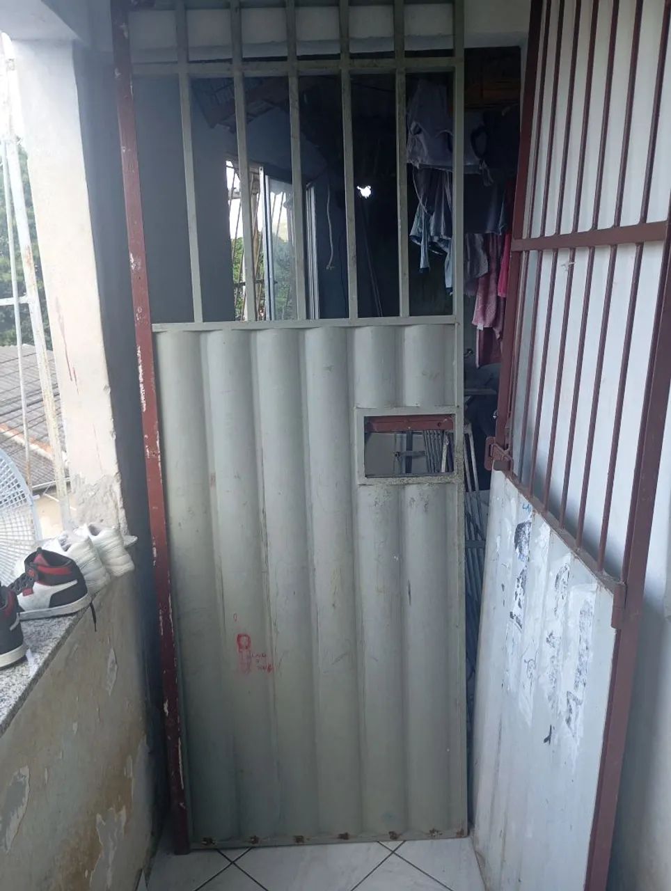 Porta de Aço com Grades - Foto 2