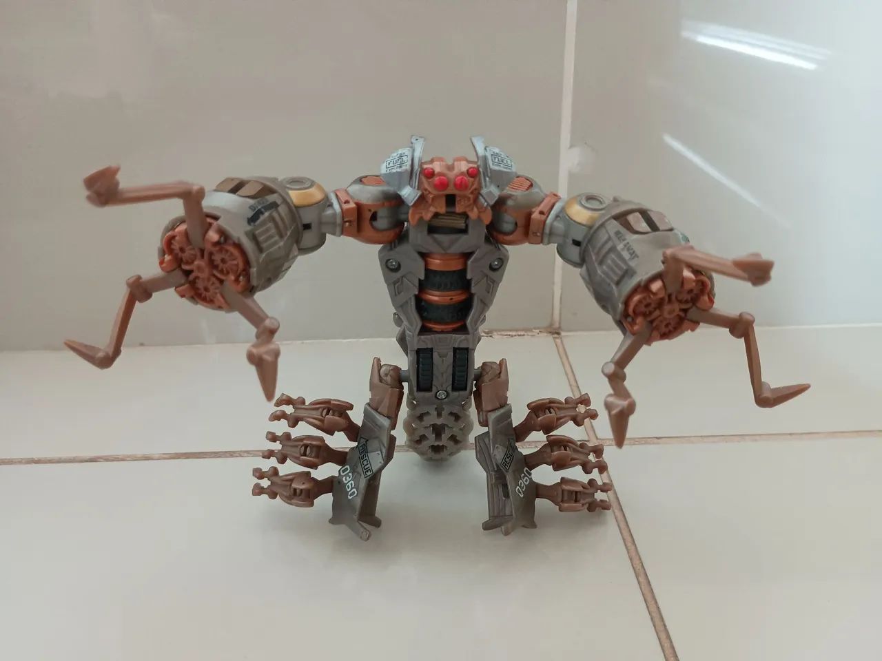 Boneco scorponok transformers dotm hasbro  - Foto 3