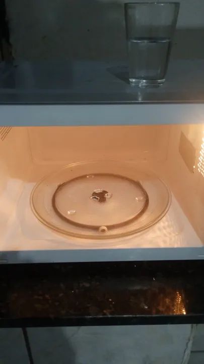 Micro-ondas Philco 26 Litros novinho - Foto 4