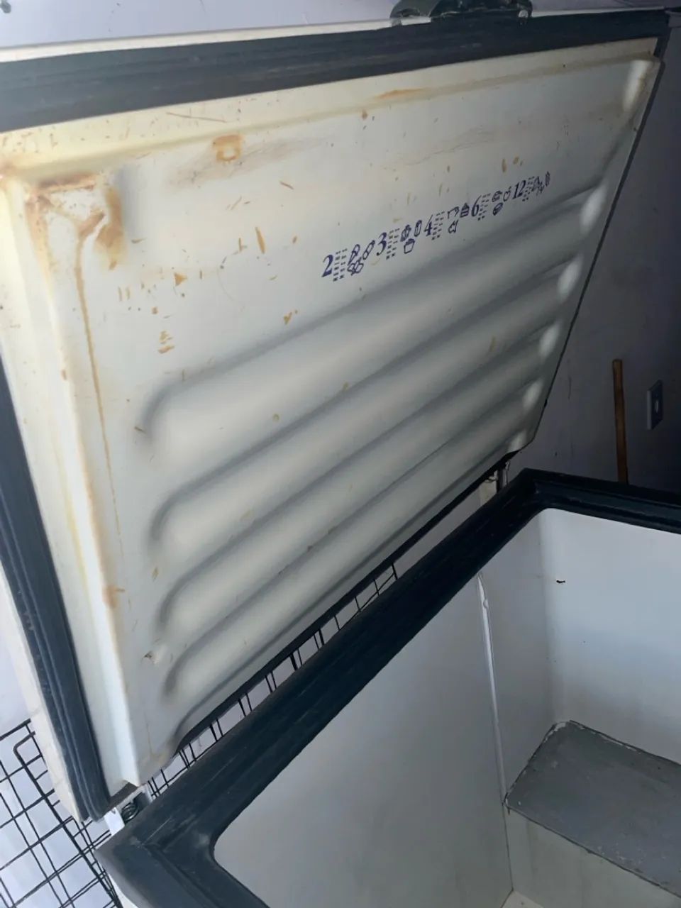 Freezer horizontal funcionando.