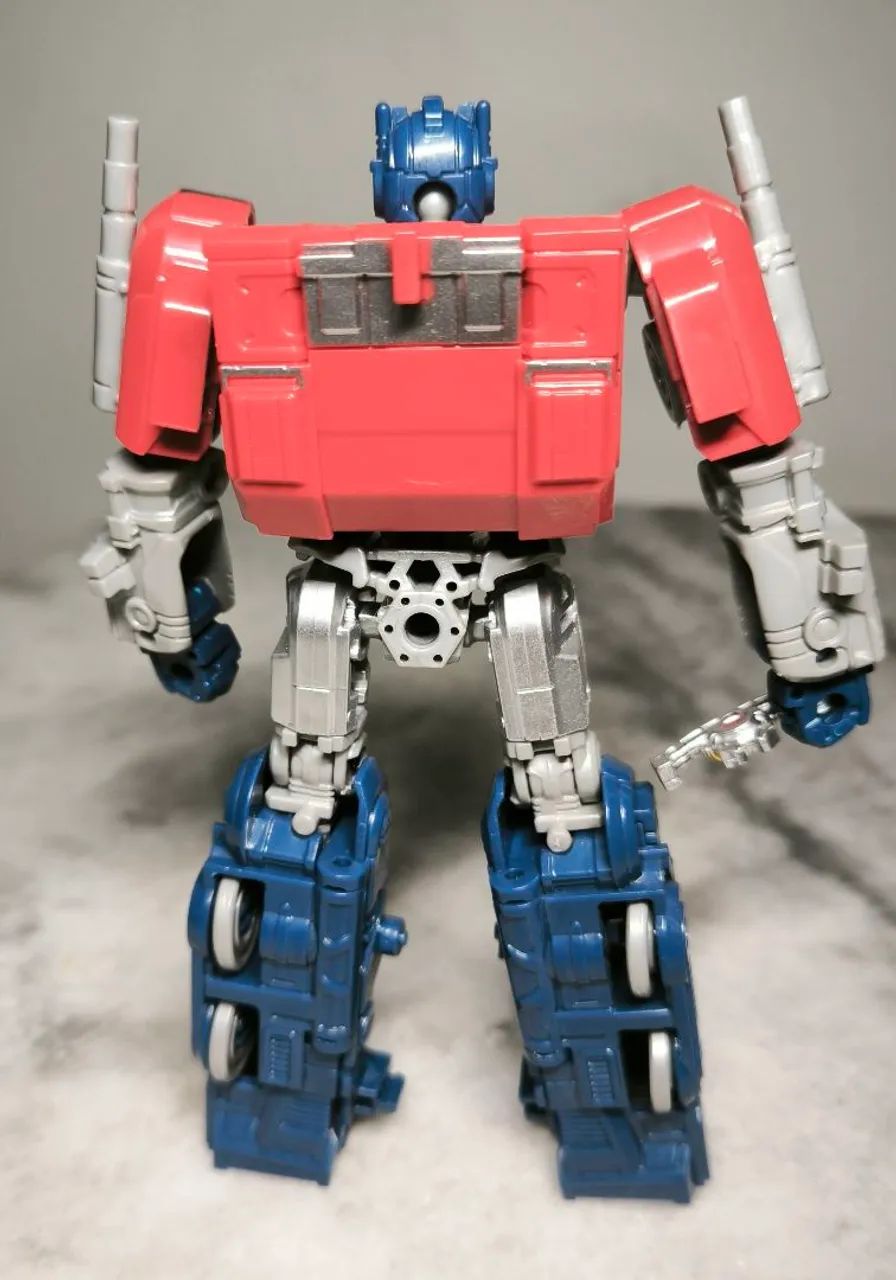 Transformers ONE Optimus prime KO 18cm novo - Foto 3
