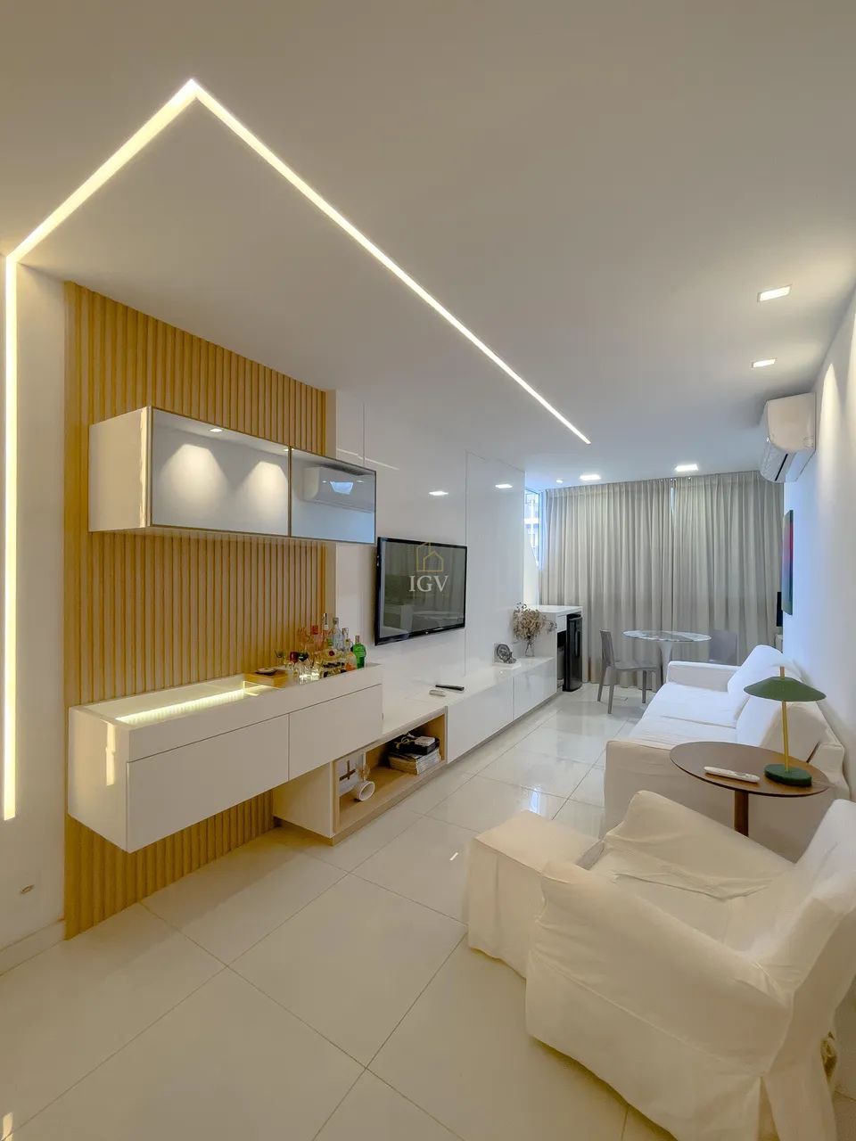 Apartamento à venda em Praia Praia do Canto, Vitória-ES: 2 quartos com suite e 2 vagas