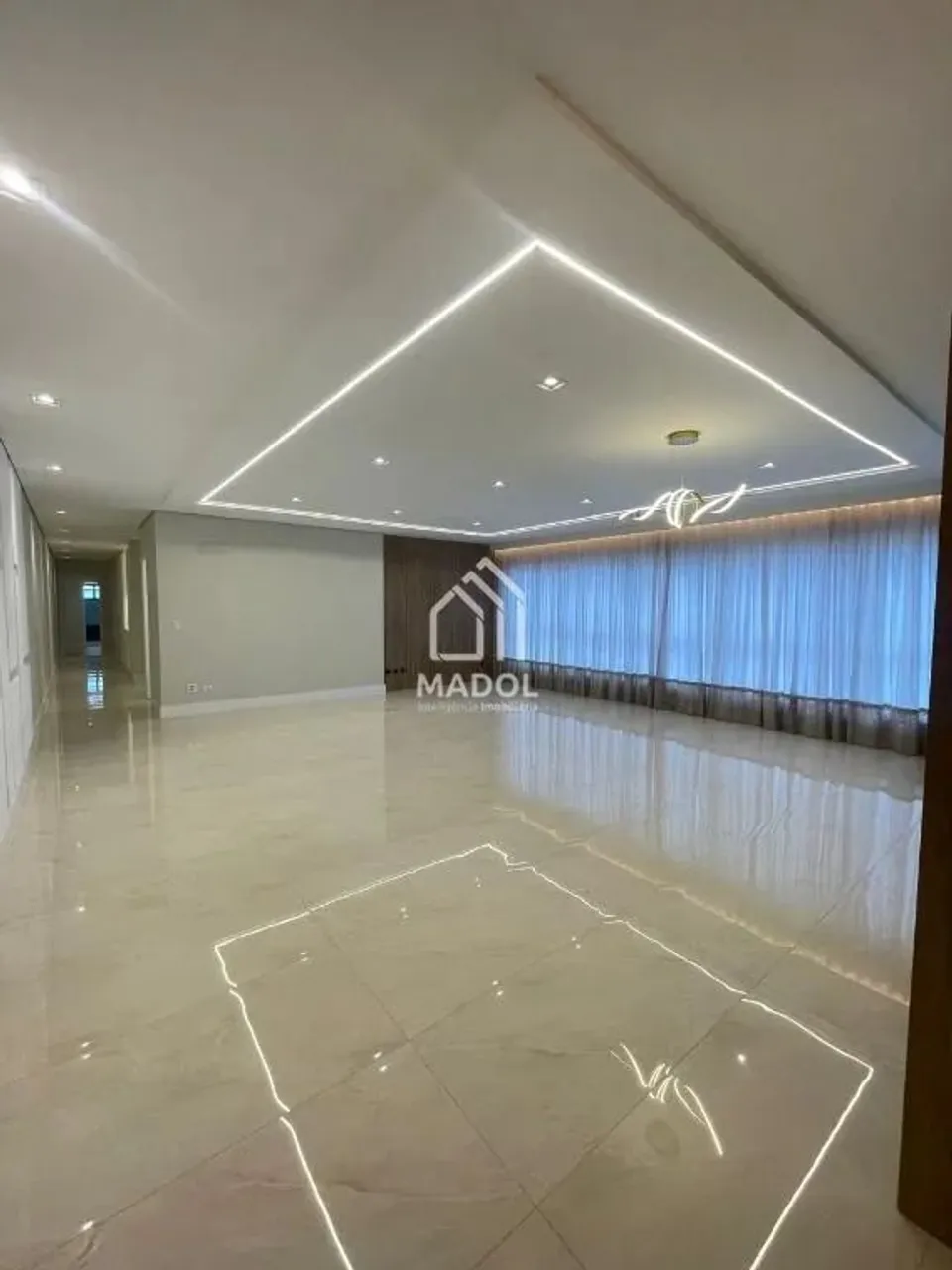 Apartamento à Venda em Centro, Ponta Grossa - PR