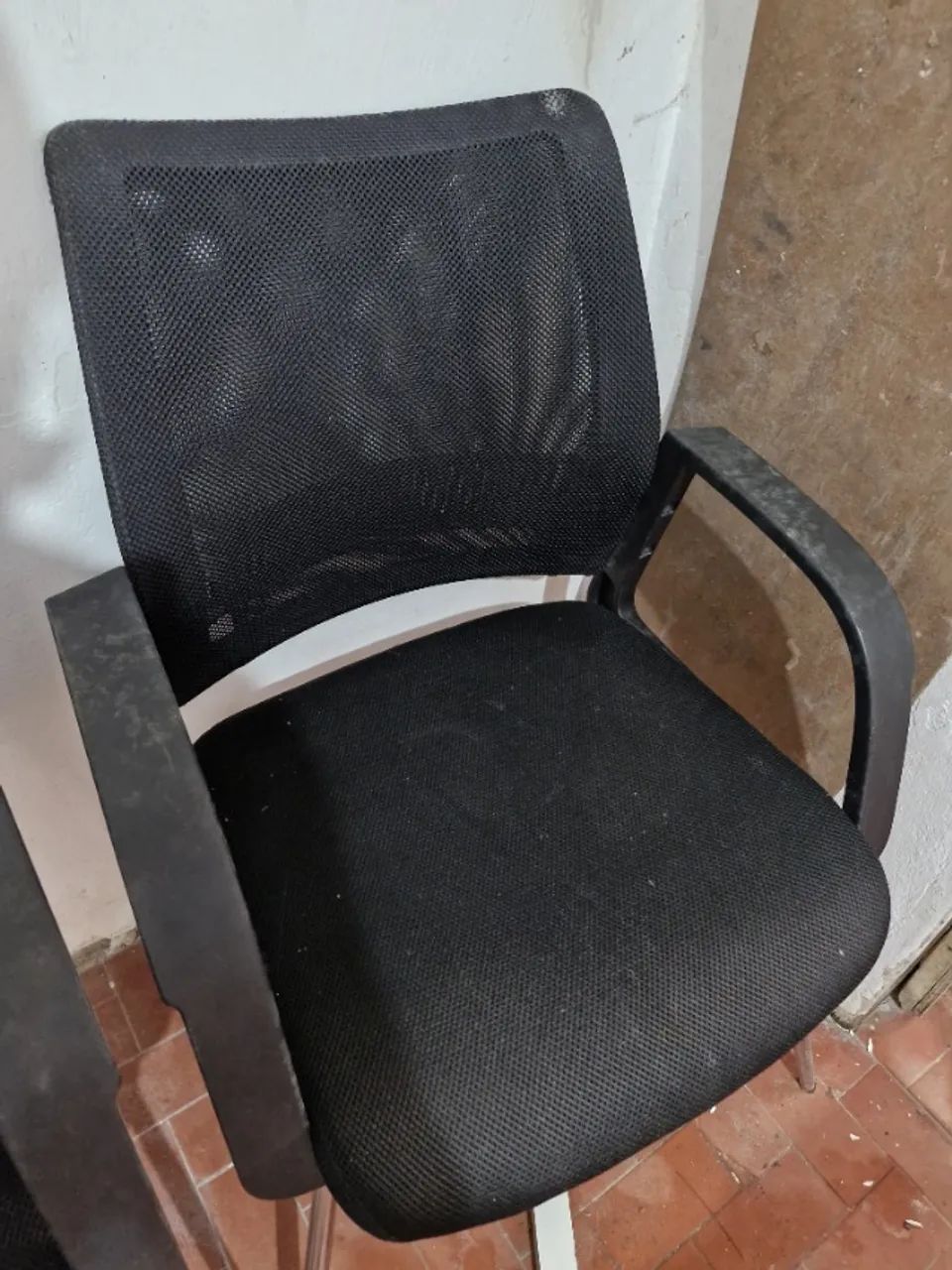 Cadeiras de Escritório Acolchoada de Tecido Preta.