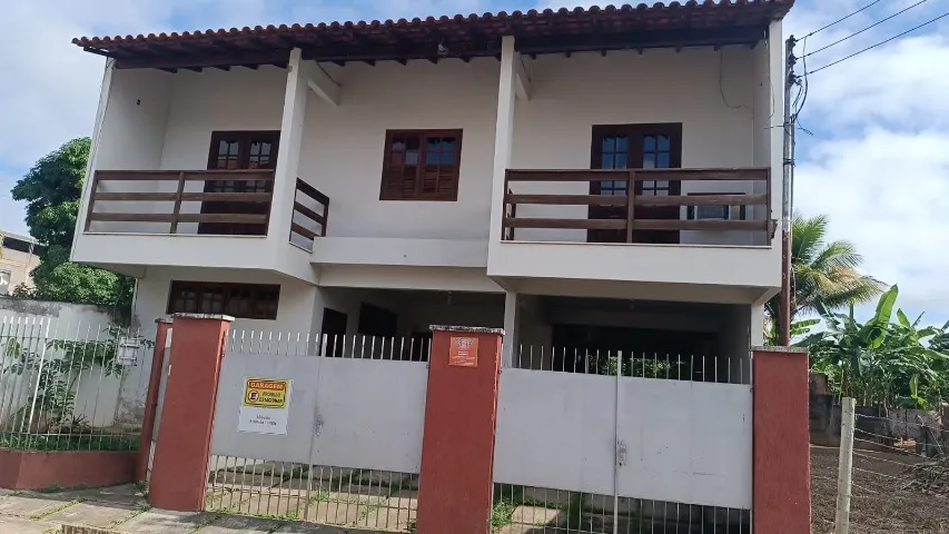 Casa Grande Espaçosa com 2 andares e quintal e +4 quartos 280m²