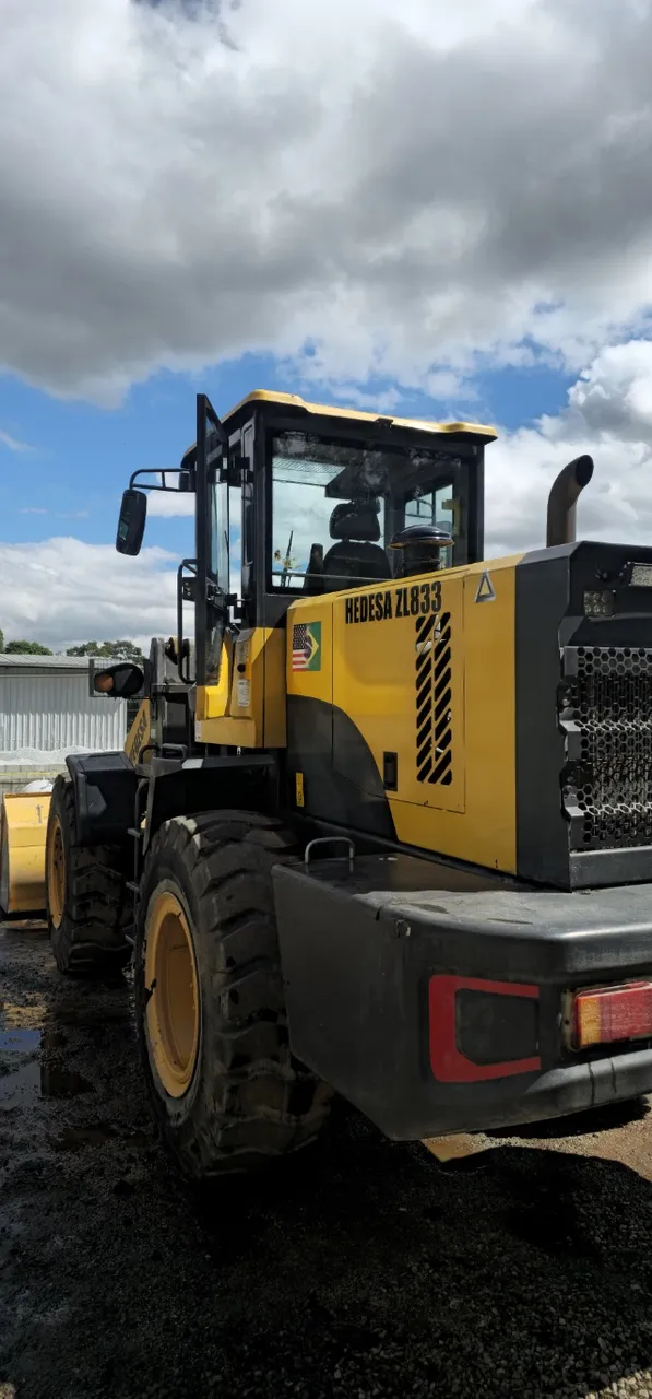 Carregadeira Hedesa ZL833 2023 1800hrs