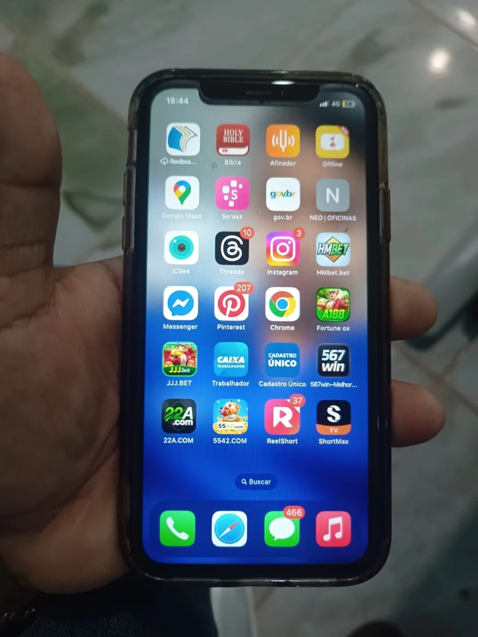 Vende-se iPhone 11 , 128 gb bateria 74