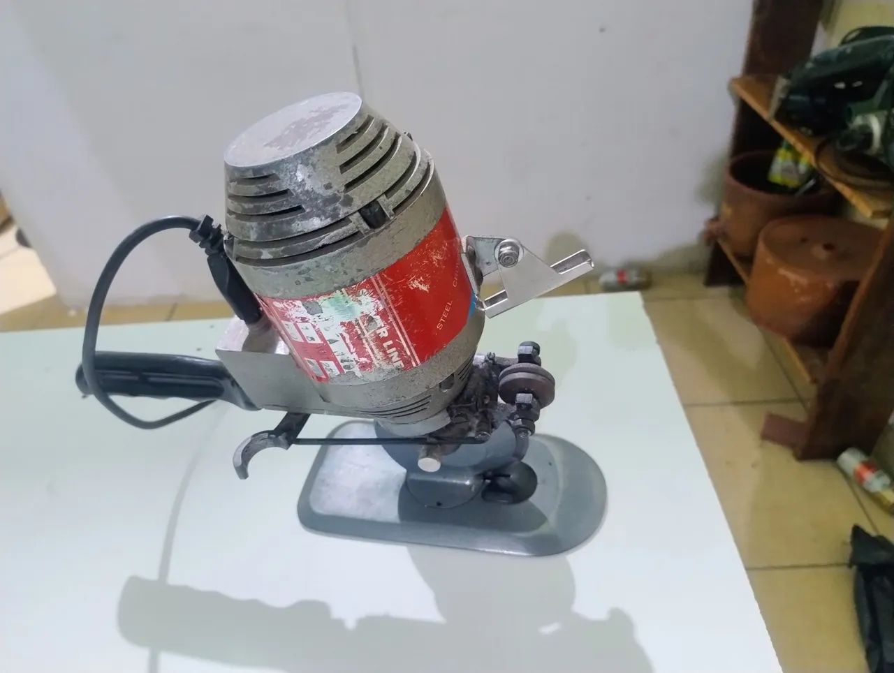 Máquina de corta tecido 