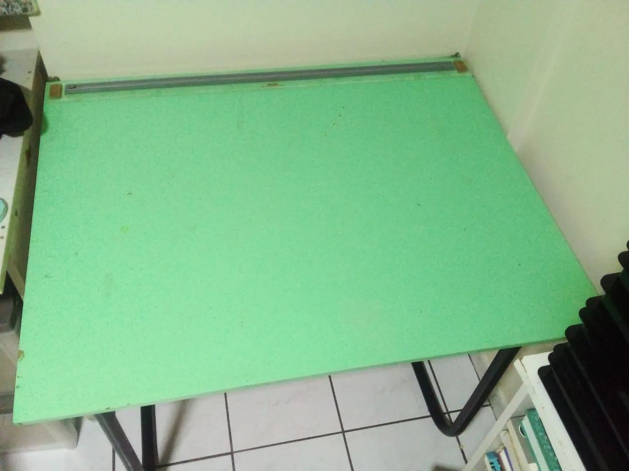 Mesa Cavalete Tubular Trident com prancheta  - Foto 2