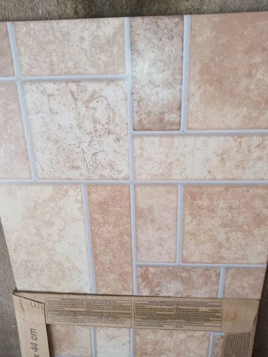 PISO 44X44 ANTIDERRAPANTE