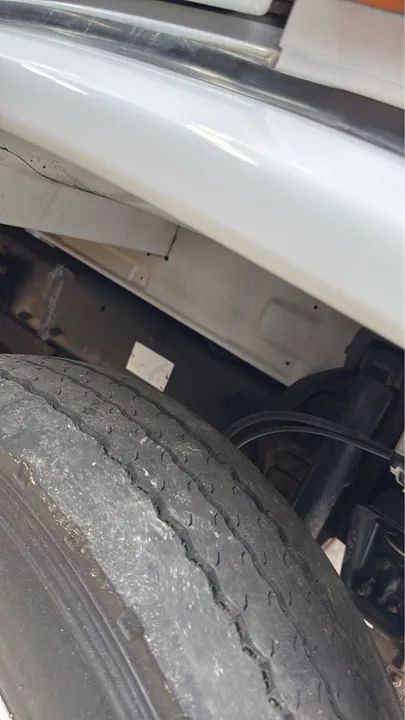 Caminhão Mercedes 710 baú 6.20m - Foto 4