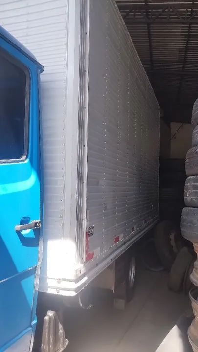 Caminhão Mercedes-Benz  710 ano 2001710 Diesel - Foto 2