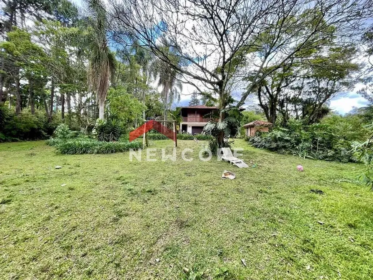 Casa em Avenida Dona Cherubina Viana - Vila Santo Antônio - Cotia/SP