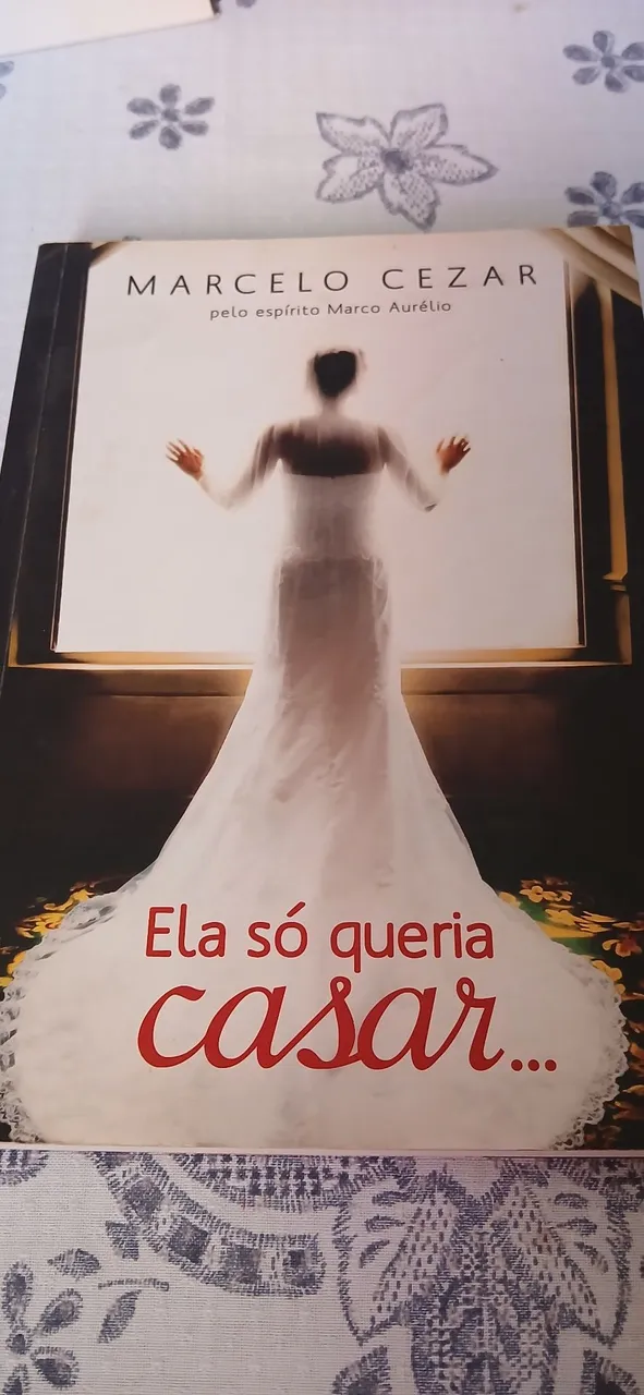 Livro Ela só queria casar