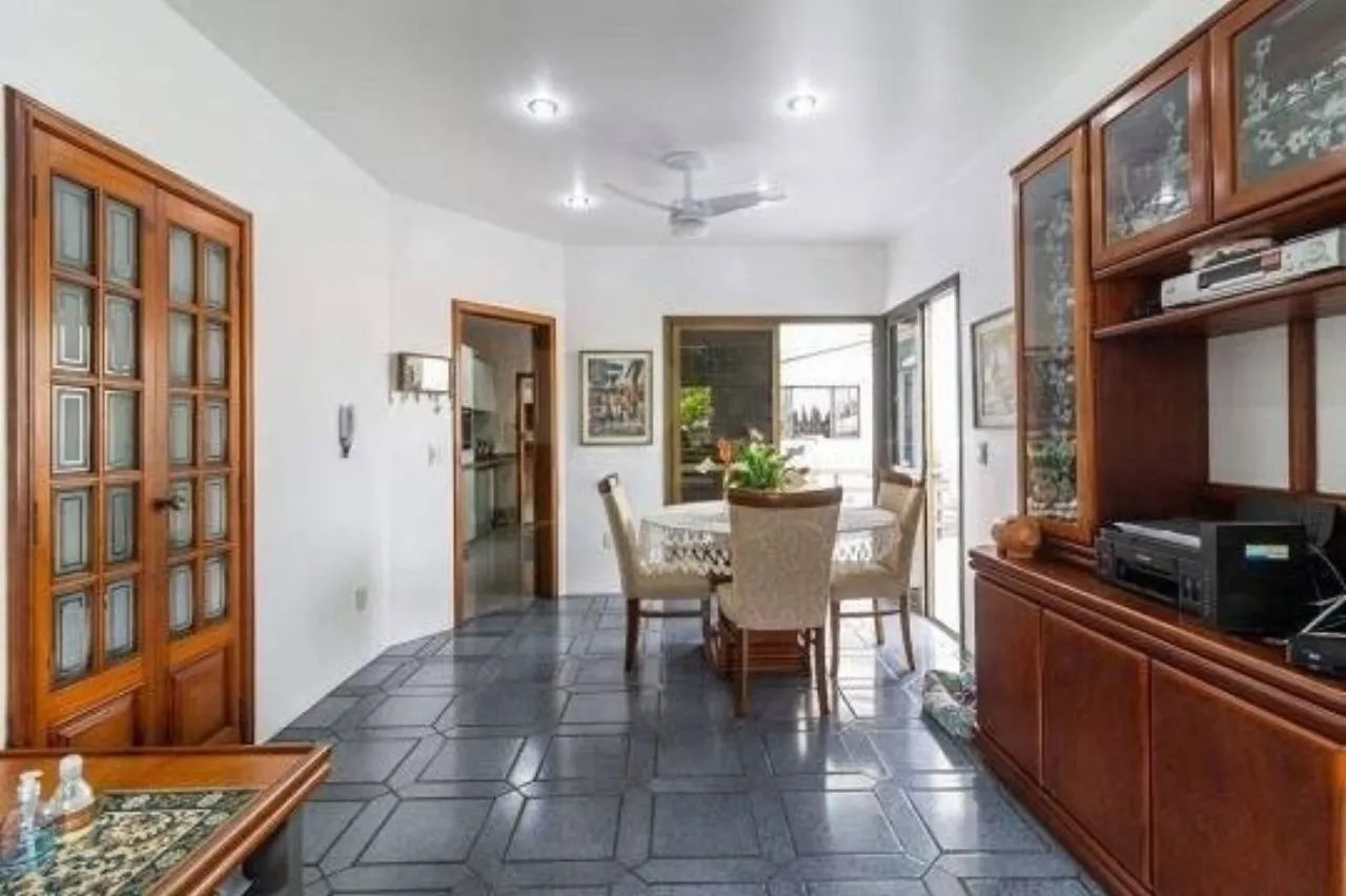 Casa de 04 dormitórios em Coqueiros - Foto 5