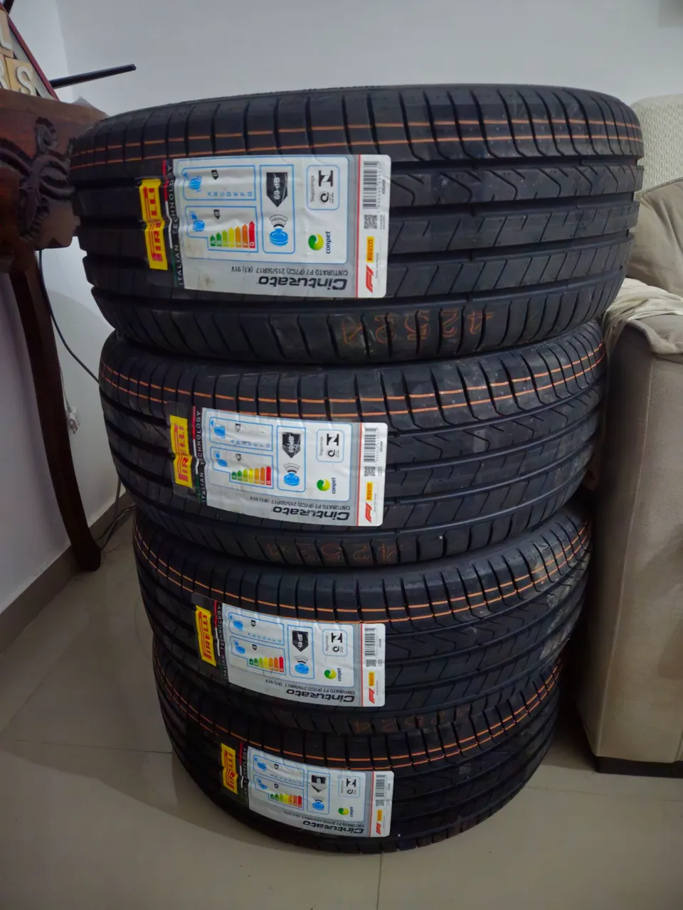 Pneu Pirelli Cinturato P7 215/50 Aro 17