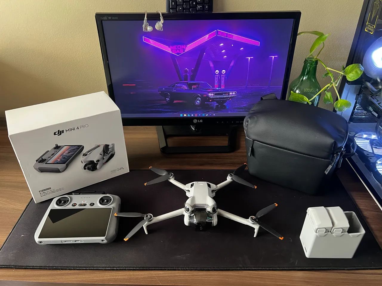 DJI Mini 4 Pro + Combo Fly More - Drone em estado de novo